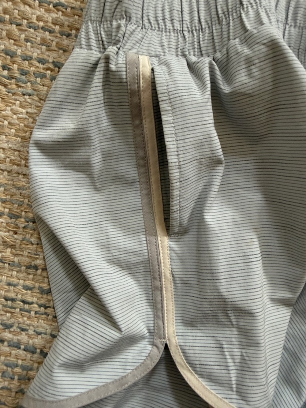 Vuori Light Gray Athletic Shorts with Cream Trim - Picture 4 of 4